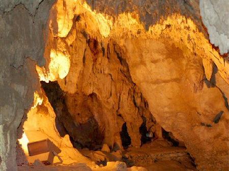 Caverna de Alisadr