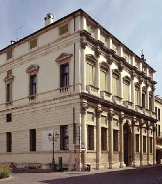 Palacio Thiene Bonin