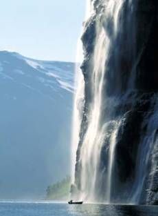 Noruega Geiranger Cascada Brudesløret Cascada Brudesløret Geiranger - Geiranger - Noruega