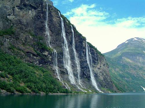 Noruega Geiranger Cascada Sju Søstre Cascada Sju Søstre Geiranger - Geiranger - Noruega