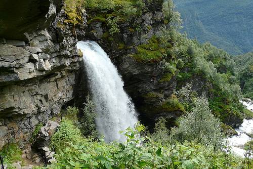 Noruega Geiranger Cascada Storseterfossen Cascada Storseterfossen Geiranger - Geiranger - Noruega