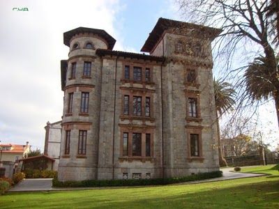 Hoteles cerca de Casa de Piedra  COLOMBRES