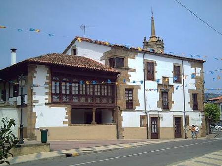 Hoteles cerca de Casa Covián  Colunga