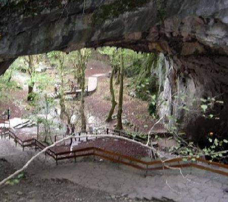 Cuevas de Zumarramundi