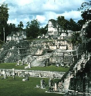 Guatemala Parque Nacional de Tikal Acrópolis Central Acrópolis Central Guatemala - Parque Nacional de Tikal - Guatemala