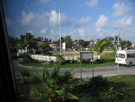 Hoteles cerca de Memorial Park  Belize