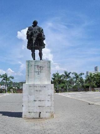 Nicolas de Ovando Statue
