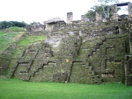 Palacio de las Grecas y la Guerra