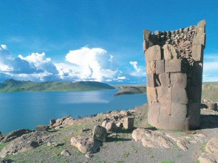 Perú Puno  Chulpas de Sillustani Chulpas de Sillustani Puno - Puno  - Perú