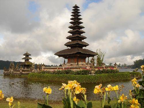 Indonesia Bedugul  Templo Ulun Danu Bratan Templo Ulun Danu Bratan Bali - Bedugul  - Indonesia
