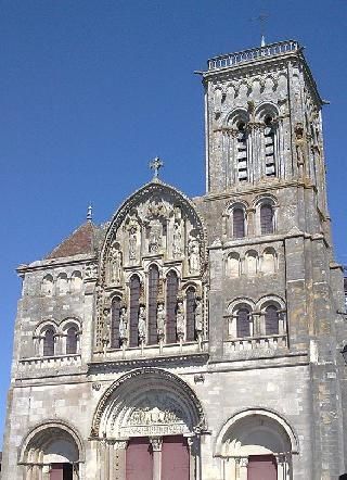 Francia Dijon  Basílica Sainte Madelaine Basílica Sainte Madelaine Francia - Dijon  - Francia