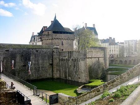 Hotels near Britain Dukes Castle  Nantes