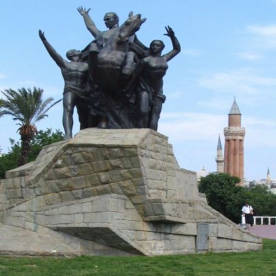Estatua de Mustafa Kemal Atatürk