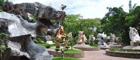 Parque Temático Edad de Piedra y Criadero de Cocodrilos de Pattaya