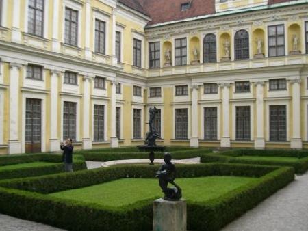 Palacio Holnstein  - Sede Arzobispal