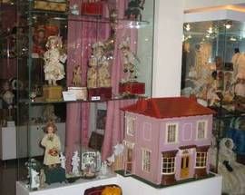 Unique Dolls Museum