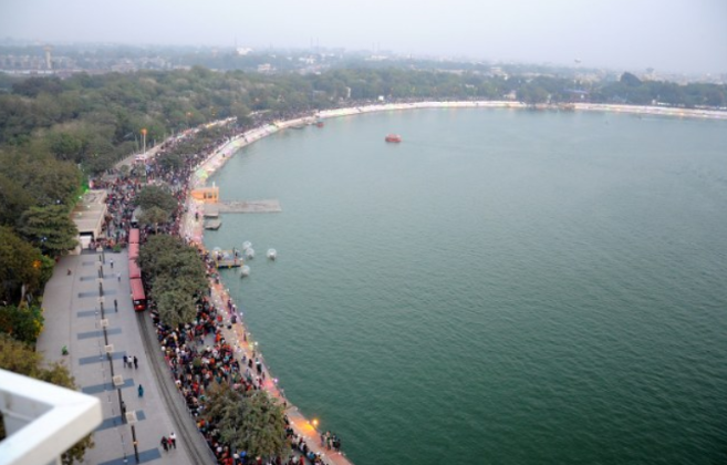 India Ahmadabad  Lago Kankaria Lago Kankaria Ahmadabad - Ahmadabad  - India