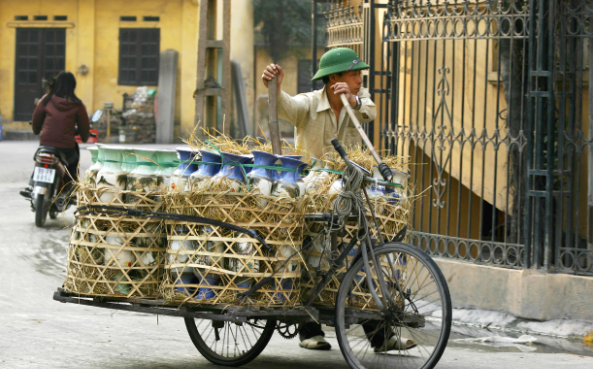 Vietnam Ha Noi  Pueblo de cerámica Bat Trang Pueblo de cerámica Bat Trang Vietnam - Ha Noi  - Vietnam