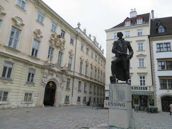 Austria Viena Estatua de Gotthold Ephraim Lessing Estatua de Gotthold Ephraim Lessing Viena - Viena - Austria