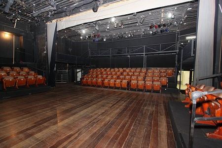 Theater Glaucio Gill