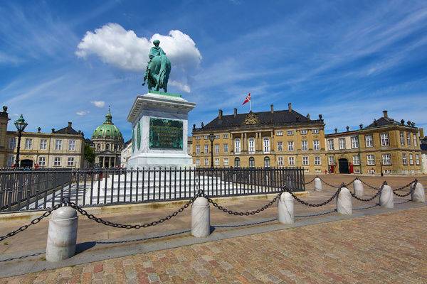 Dinamarca Copenhague Estatua Ecuestre del Rey Federico V Estatua Ecuestre del Rey Federico V Estatua Ecuestre del Rey Federico V - Copenhague - Dinamarca