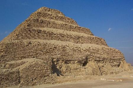 Pirámide de Neith