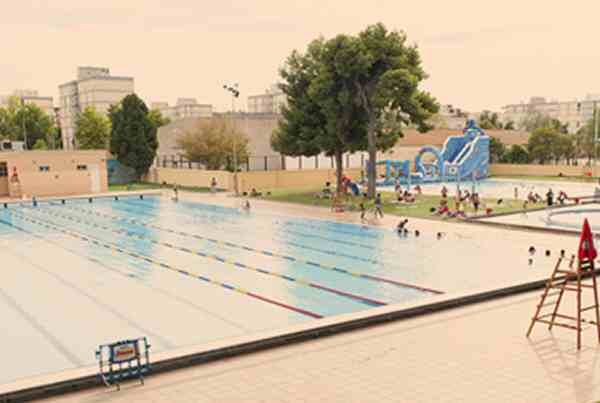 España Valencia Piscina Parque de Benicalap Piscina Parque de Benicalap Piscina Parque de Benicalap - Valencia - España