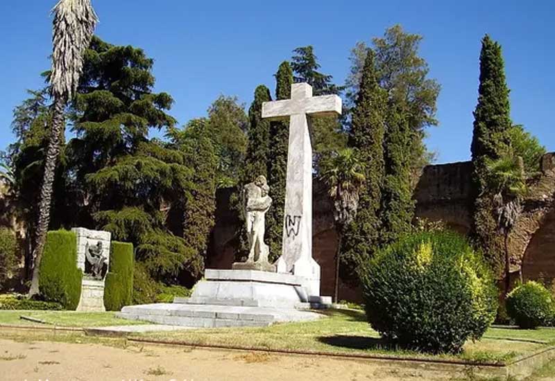 España Badajoz Monumento al Héroe Caído Monumento al Héroe Caído Badajoz - Badajoz - España