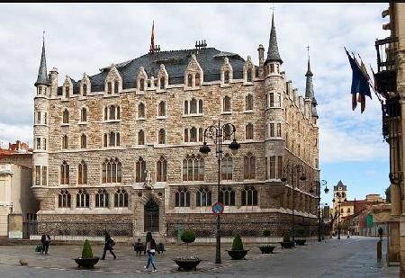 Hoteles cerca de Palacio De Los Botines  León