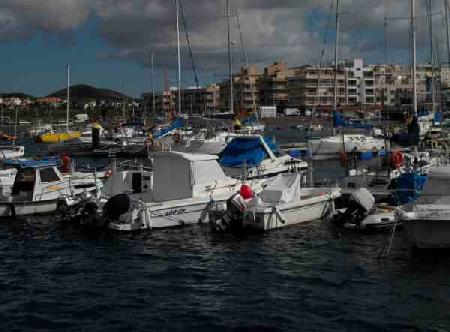 Hoteles cerca de Puerto Las Galletas  Arona