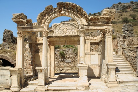 Turquía Selcuk  El Templo de Adriano El Templo de Adriano Selcuk - Selcuk  - Turquía