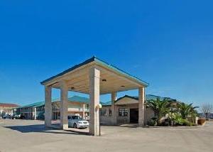 Econo Lodge Inn & Suites Fiesta Park