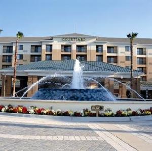 Courtyard by Marriott - Marriott Village