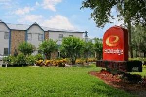 ECONOLODGE INN & SUITES
