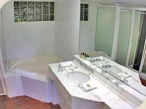 Club Tropical Resort