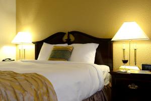 Las mejores ofertas de CENTRE DE CONGRES & HOTEL LA SAGUENEENNE SAGUENAY