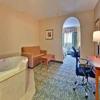 Las mejores ofertas de HOLIDAY INN EXPRESS HOTEL & SUITES EDMONTON SOUTH Edmonton