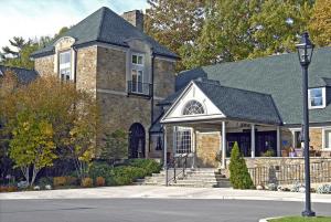 Las mejores ofertas de GLENERIN INN Mississauga Beach