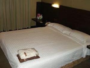 THE INN AT BAY HARBOR