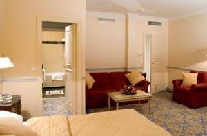 FRASER SUITES LE CLARIDGE CHAMPS ELYSEES