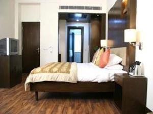 Dolphinn ( Just Like Home )