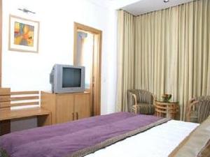 Dolphinn ( Just Like Home )