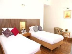 Dolphinn ( Just Like Home )