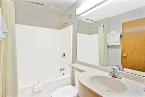 Las mejores ofertas de MICROTEL INN & SUITES BY WYNDHAM ROSEVILLE/DETROIT AREA Roseville