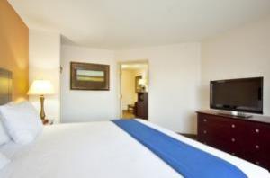 Las mejores ofertas de HOLIDAY INN EXPRESS CHICAGO NW-VERNON HILLS Vernon Hills