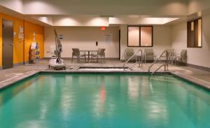 Las mejores ofertas de HOLIDAY INN EXPRESS AND SUITES OVERLAND PARK Overland Park