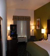 Las mejores ofertas de HOLIDAY INN EXPRESS AND SUITES URBANDALE Urbandale