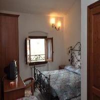 Las mejores ofertas de Fox's Inn Di Cappelletti Roberto Arezzo