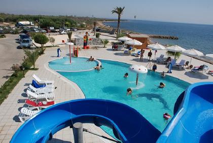 Las mejores ofertas de Crystal Rocks Holiday Village Famagusta