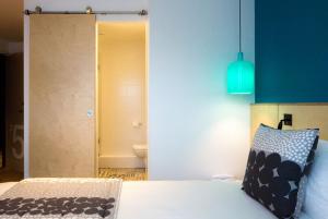 Las mejores ofertas de HÔTEL LA RÉGENCE Courbevoie